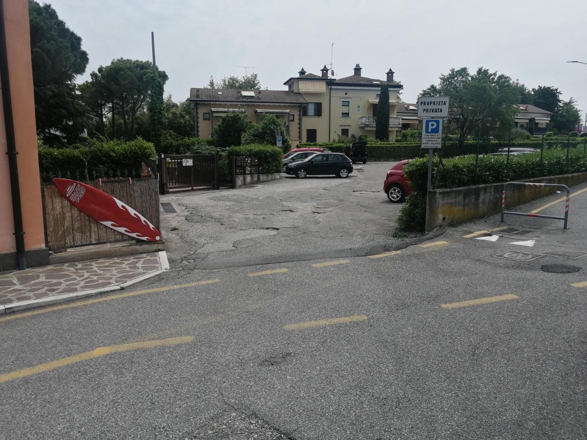 Appartamento A Peschiera Del Garda Con Piscina Kültér fotó